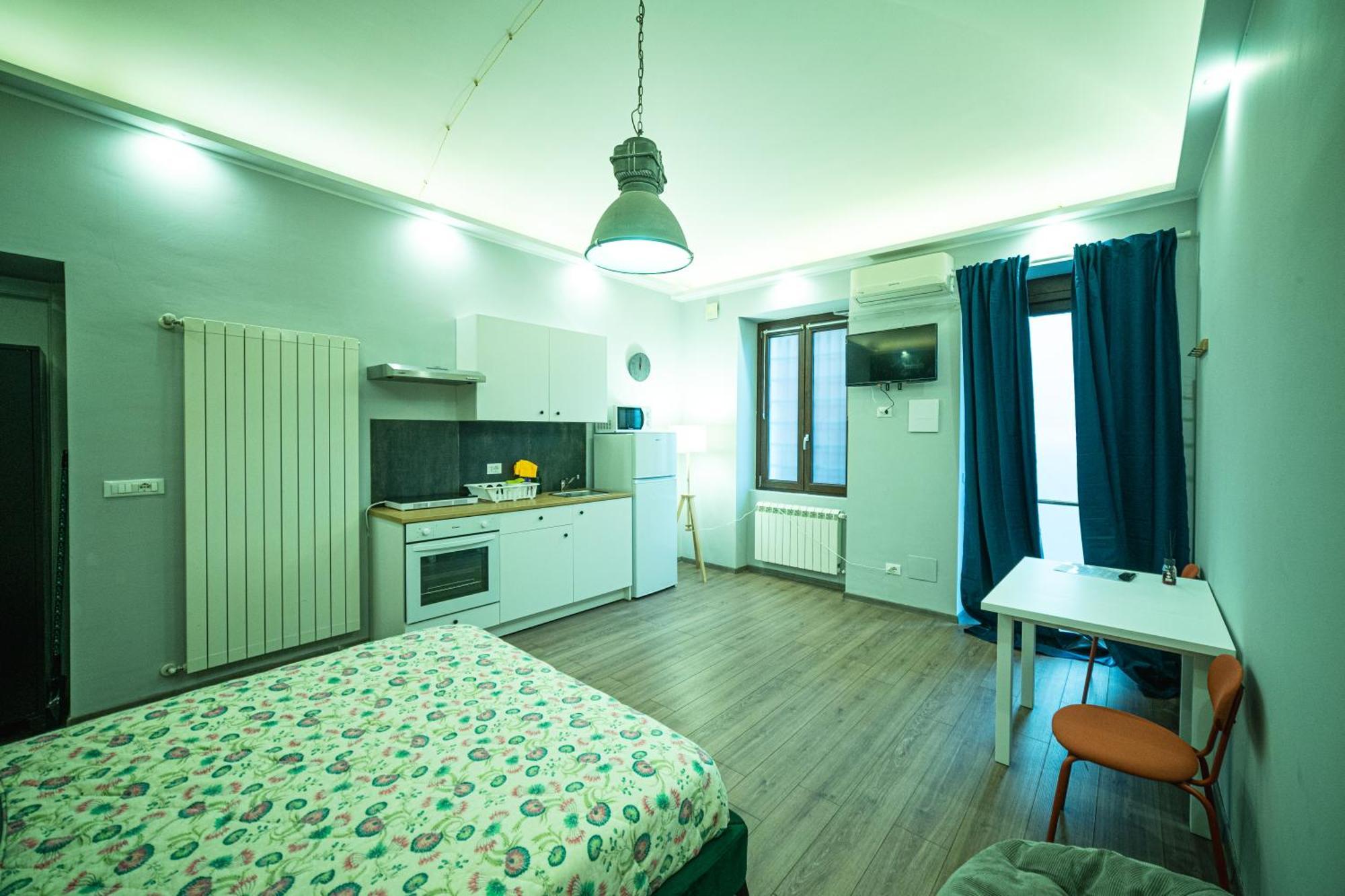 Regis 2 Appartamenti Resort Centro Storico Кивасо Екстериор снимка
