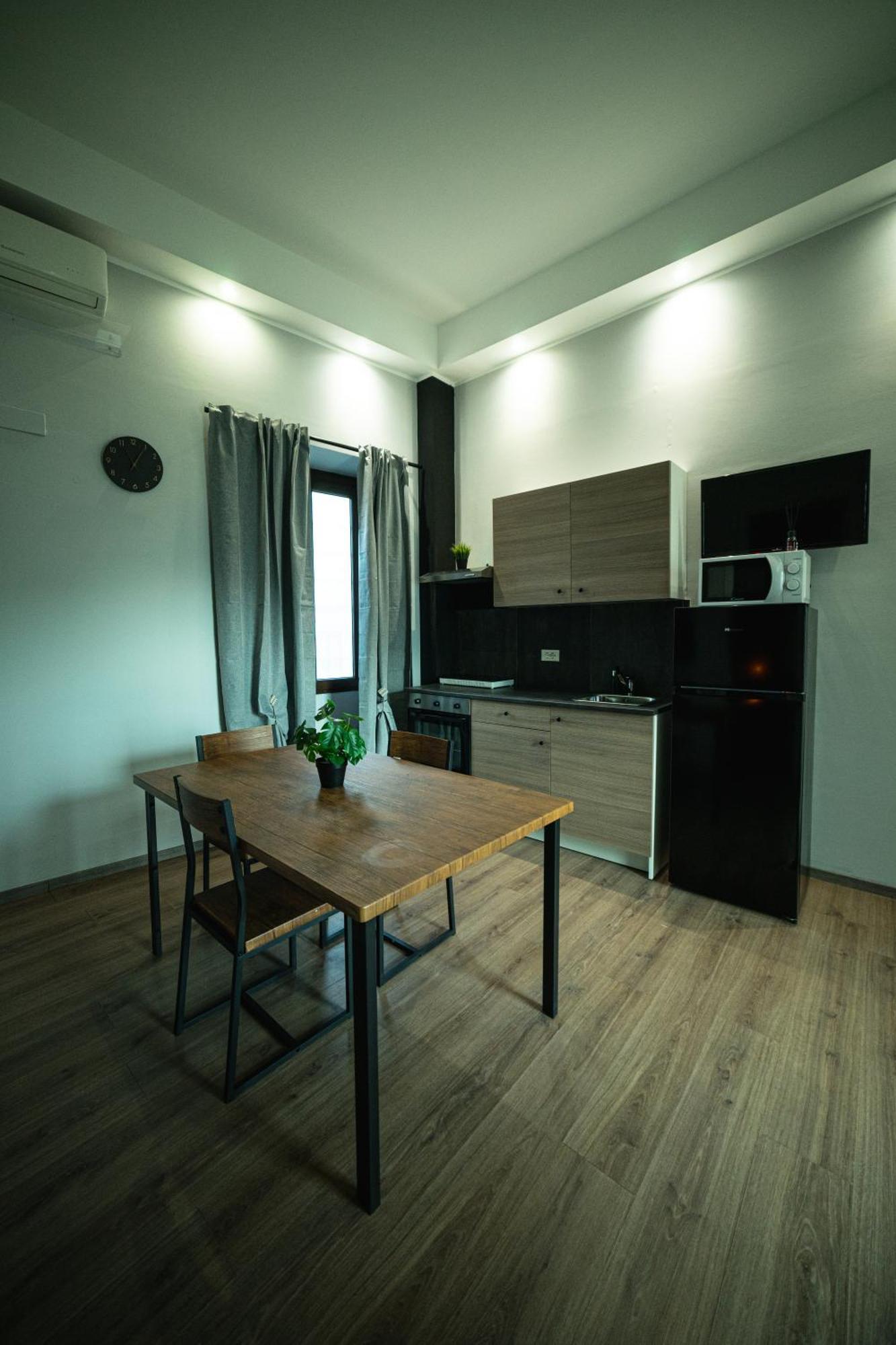 Regis 2 Appartamenti Resort Centro Storico Кивасо Екстериор снимка
