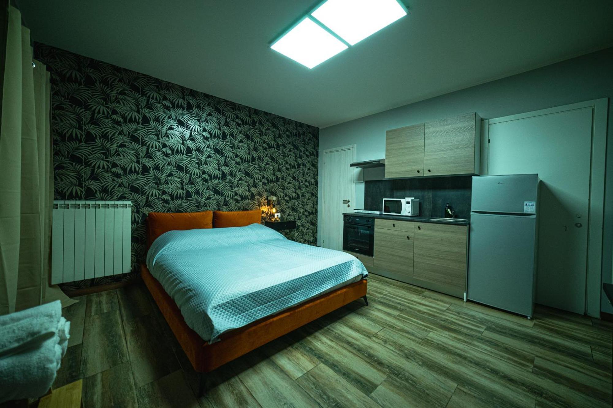 Regis 2 Appartamenti Resort Centro Storico Кивасо Екстериор снимка